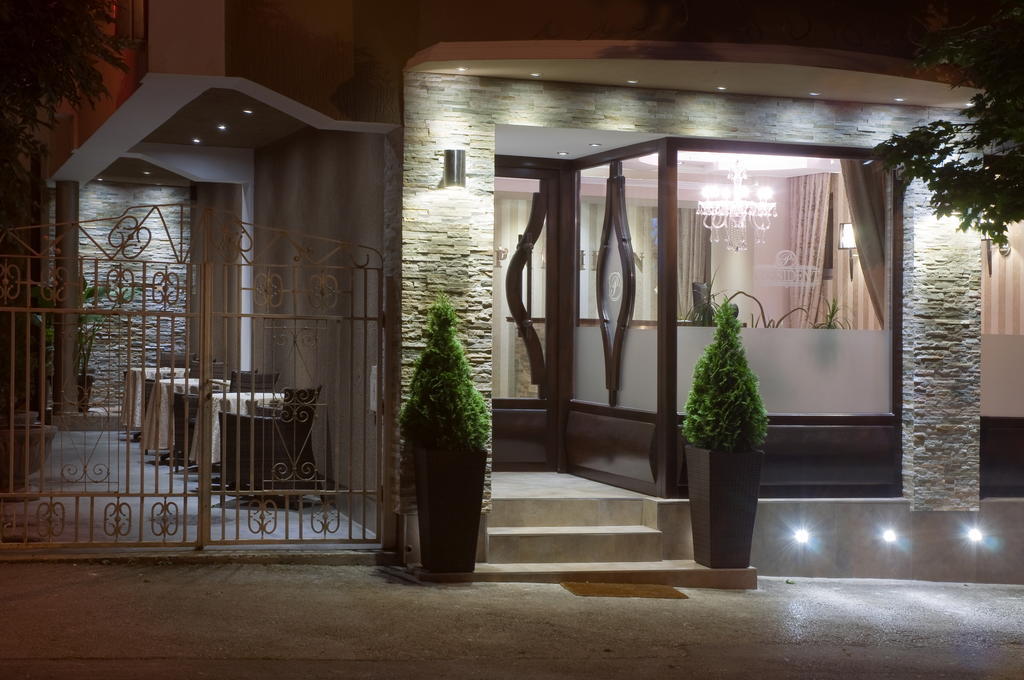 Garni Hotel President De Luxe Kragujevac Exterior photo