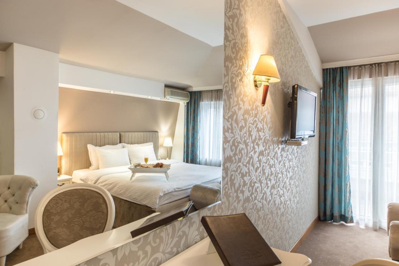 Garni Hotel President De Luxe Kragujevac Exterior photo
