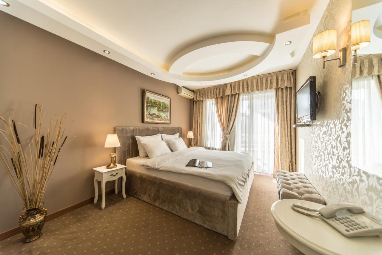 Garni Hotel President De Luxe Kragujevac Exterior photo